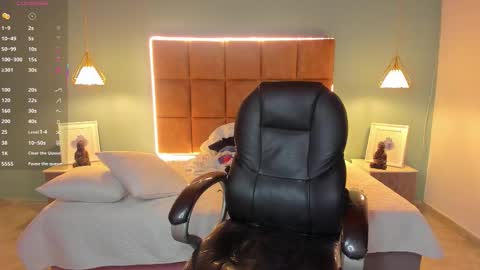 ALejoo Saenz online show from October 26, 3:51 am