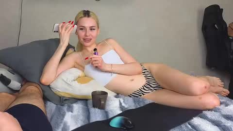 Alena online show from April 3, 3:08 pm