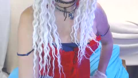 Snapshot of alenablack chatting on October 11, 3:00 am Luly online show from October 11, 3:00 am