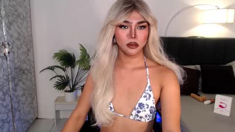 alenajones online show from January 16, 9:48 am