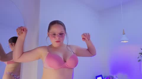 Ambar online show from June 10, 8:18 pm