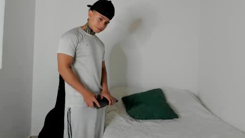 Alessandro online show from April 6, 11:39 pm