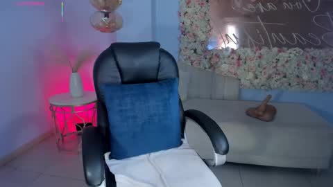 ALESSA ROMERO  online show from October 29, 8:31 pm