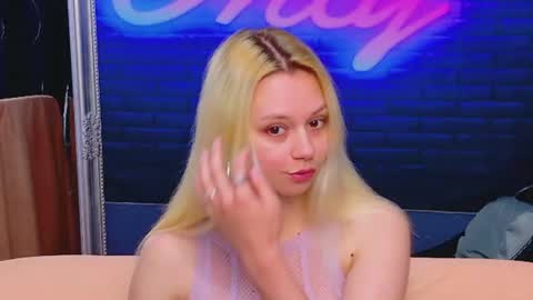 alessiacroft online show from June 15, 4:15 am