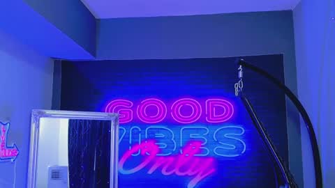 alessiacroft online show from April 6, 4:10 am