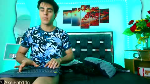 sneider online show from February 7, 9:26 pm