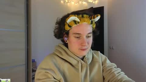 FAVORITE online show from February 22, 3:12 am