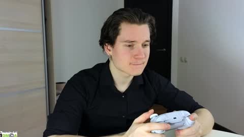 FAVORITE online show from December 5, 9:55 pm