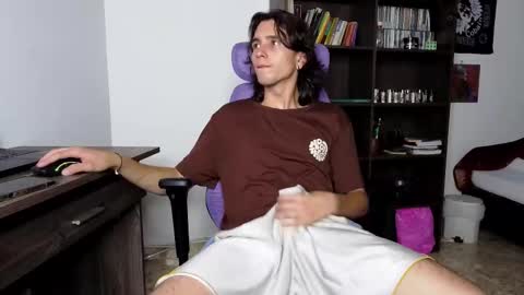 Snapshot of alex_connorr chatting on September 18, 3:43 am alex_connorr online show from September 18, 3:43 am