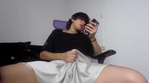 alex_connorr online show from April 13, 3:11 am