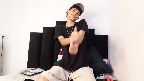 alex_mark_ online show from October 29, 7:14 pm