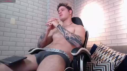 Alex  online show from February 25, 7:06 pm