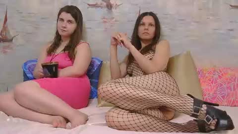 Alex and Sarah online show from July 22, 4:09 pm