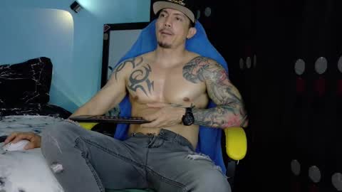 alex_sthorm online show from May 9, 4:07 am