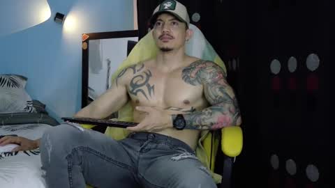 alex_sthorm online show from April 26, 3:26 am