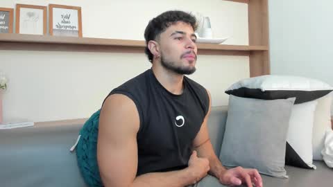 alex_wolf05 online show from February 11, 4:33 pm