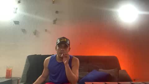 Alex Woll online show from November 16, 7:21 am