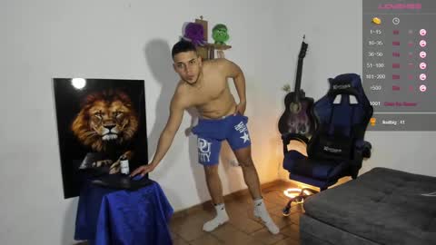Snapshot of alex_woll11 chatting on February 28, 11:34 pm Alex Woll online show from February 28, 11:34 pm