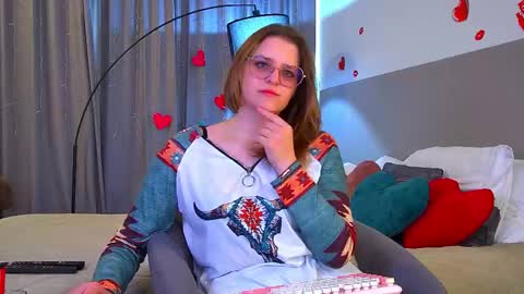 AlexaAvery online show from June 2, 6:15 am