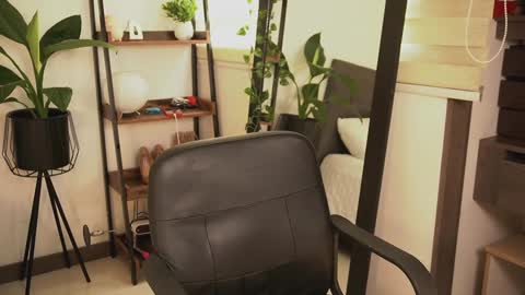 alexajhonsonof online show from February 2, 7:25 pm