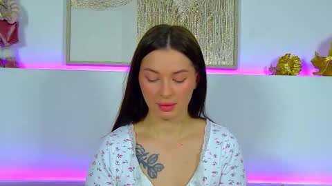 AlexandraBloom online show from December 18, 7:09 pm