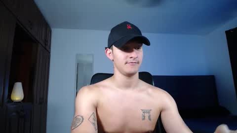 alexandrolovee2 online show from March 15, 9:07 pm