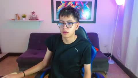 alex online show from June 20, 4:24 pm