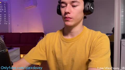 Snapshot of alexdavey chatting on January 17, 7:38 pm           online show from January 17, 7:38 pm