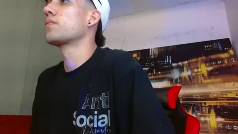 alexgiraldo__ online show from August 1, 2:46 am