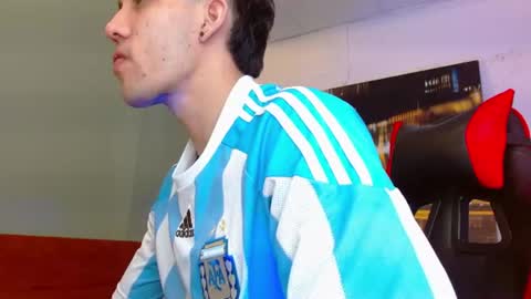 alexgiraldo__ online show from June 17, 6:13 pm