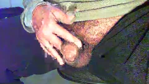 Snapshot of alexhot4her chatting on October 29, 10:10 pm Alex online show from October 29, 10:10 pm