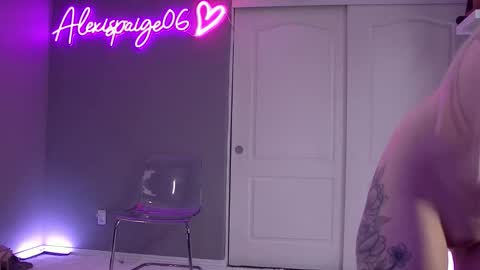 alexispaige06 online show from April 6, 6:09 pm
