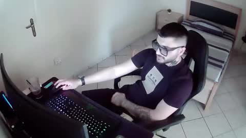 alexthepro00 online show from June 7, 5:07 pm