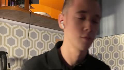 Snapshot of alexwos chatting on December 15, 9:20 pm Alex online show from December 15, 9:20 pm