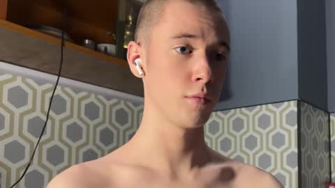 Snapshot of alexwos chatting on December 13, 12:09 am Alex online show from December 13, 12:09 am