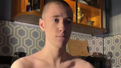 Snapshot of alexwos chatting on December 18, 12:54 am Alex online show from December 18, 12:54 am