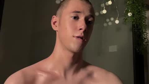 Snapshot of alexwos chatting on February 10, 10:09 pm Alex online show from February 10, 10:09 pm