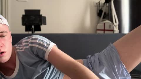 Snapshot of alexwos chatting on October 25, 6:46 am Alex online show from October 25, 6:46 am