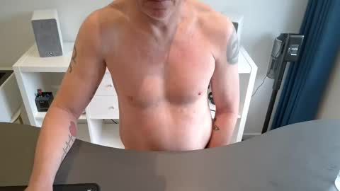 alexx99xx99 online show from May 20, 9:49 am
