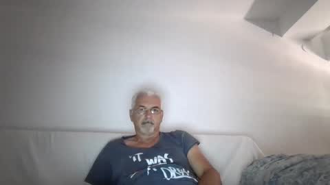 I wanna cum online show from July 29, 2:28 pm