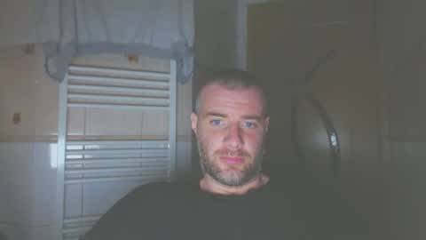 alfiesolomons87 online show from March 4, 9:23 pm