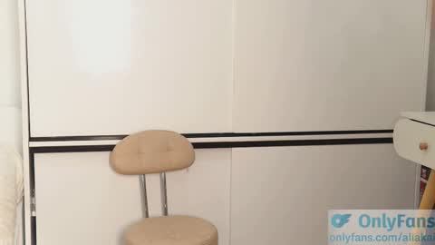 Alia online show from February 16, 3:15 am