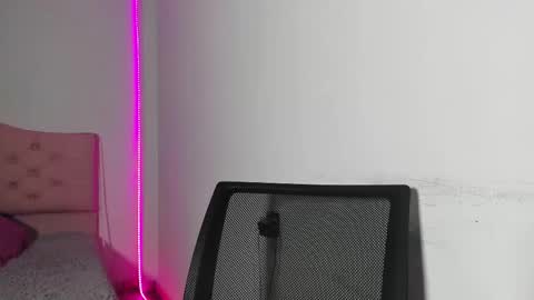 alice_cespedes online show from March 4, 10:49 pm