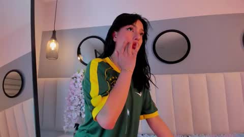 alice_lodge online show from December 4, 4:01 am