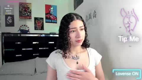 alice and amber online show from November 18, 3:37 pm