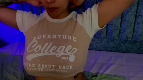 Snapshot of alice_martinez_ chatting on December 11, 4:18 am alice and amber online show from December 11, 4:18 am