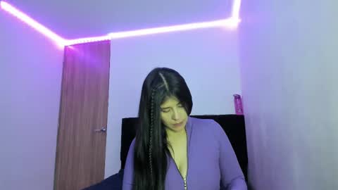 Snapshot of alice_martinez_ chatting on March 7, 3:29 am alice and amber online show from March 7, 3:29 am