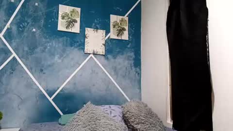 alice_paola online show from August 8, 5:06 am