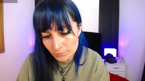 Snapshot of alice_sweetmomma chatting on February 6, 6:46 pm Alice online show from February 6, 6:46 pm