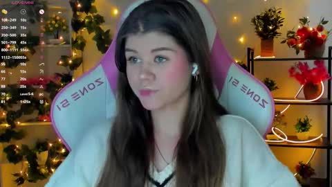 Snapshot of alice_tails chatting on October 12, 2:09 pm Alice online show from October 12, 2:09 pm